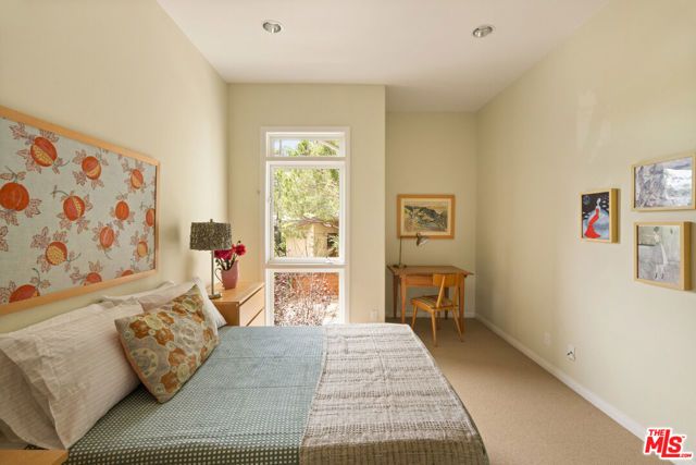 454 Sycamore Road, Santa Monica, CA 90402