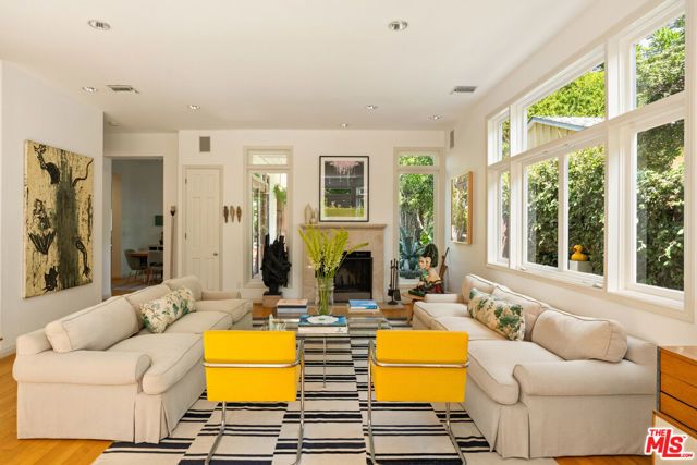454 Sycamore Road, Santa Monica, CA 90402