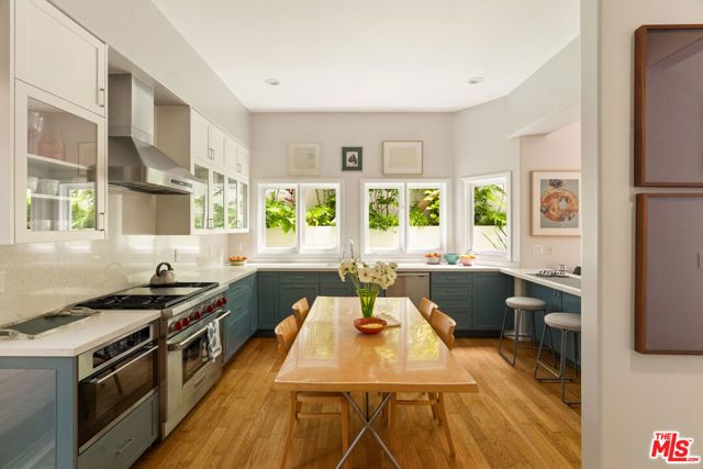 454 Sycamore Road, Santa Monica, CA 90402