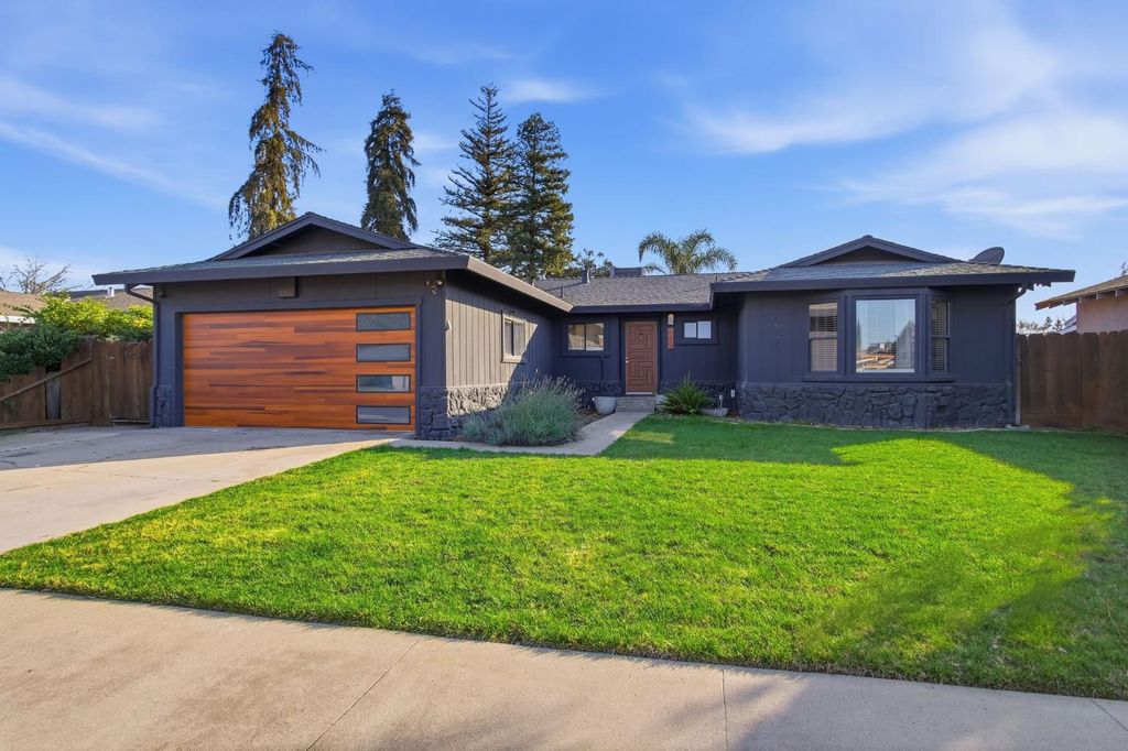 680 Sherri Way, Turlock, CA 95382