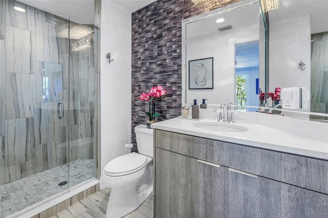 19816 GULF BOULEVARD 201, Indian Shores, FL 33785