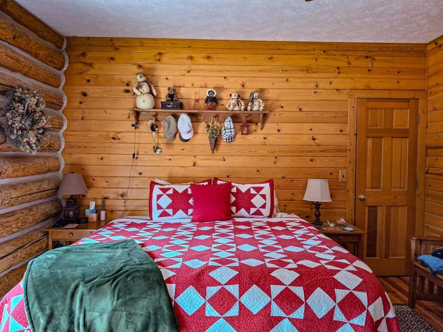 24486 6th Avenue, Gobles, MI 49055
