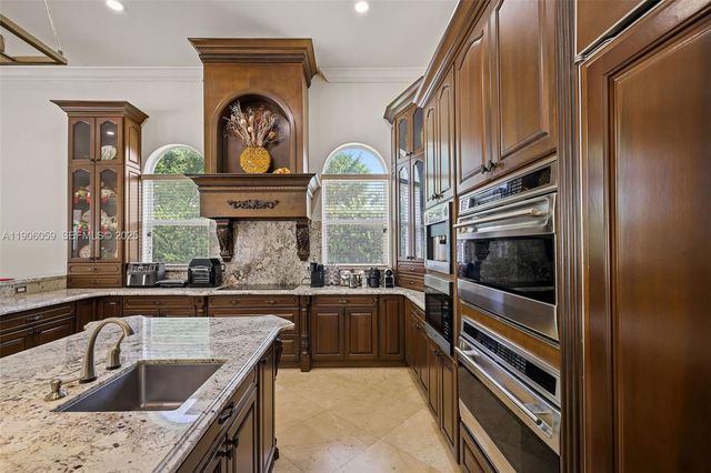 12175 SW 80th St, Miami, FL 33183