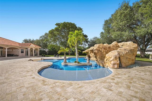 12175 SW 80th St, Miami, FL 33183