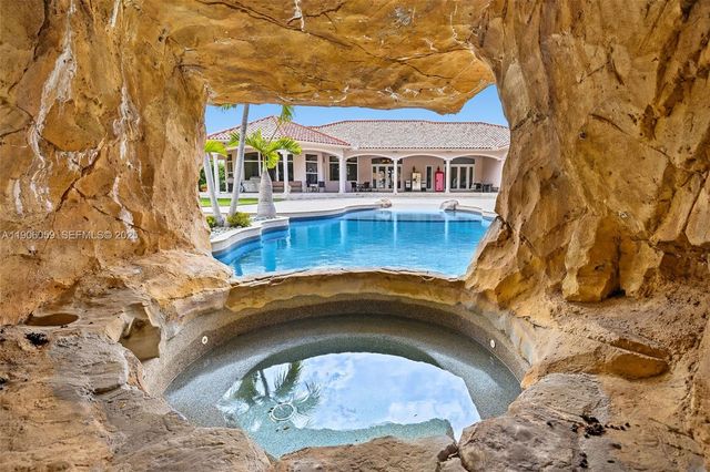 12175 SW 80th St, Miami, FL 33183