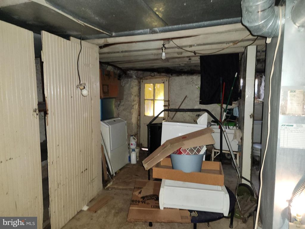 Image 11 of property listing at 2902 CLIFTON PARK TER, Baltimore, MD 21213