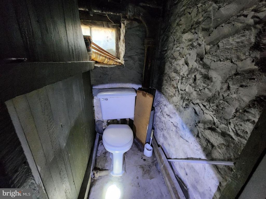 Image 13 of property listing at 2902 CLIFTON PARK TER, Baltimore, MD 21213