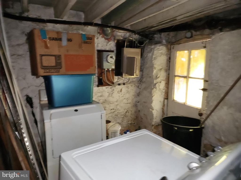 Image 14 of property listing at 2902 CLIFTON PARK TER, Baltimore, MD 21213