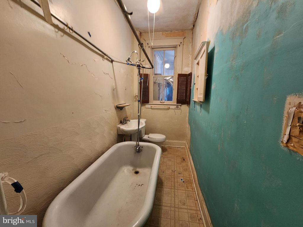 Image 15 of property listing at 2902 CLIFTON PARK TER, Baltimore, MD 21213