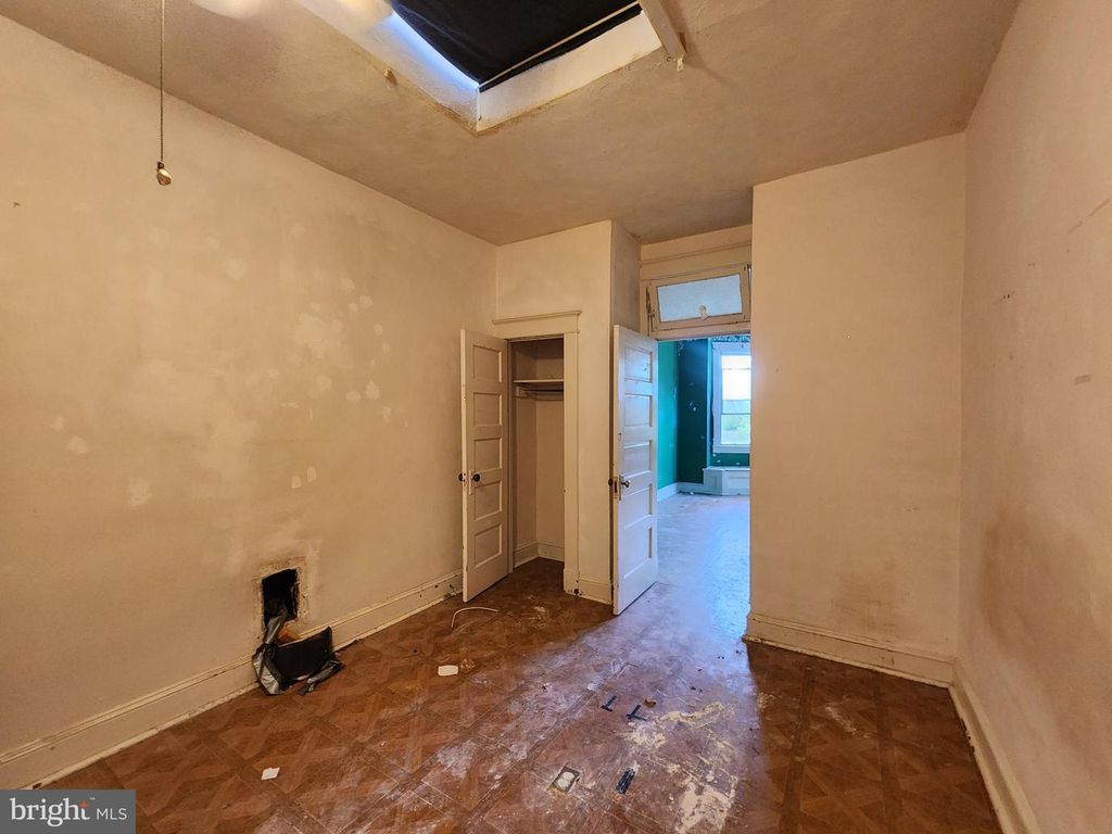 Image 18 of property listing at 2902 CLIFTON PARK TER, Baltimore, MD 21213