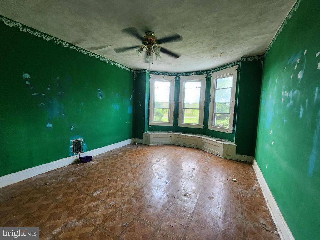 Image 19 of property listing at 2902 CLIFTON PARK TER, Baltimore, MD 21213