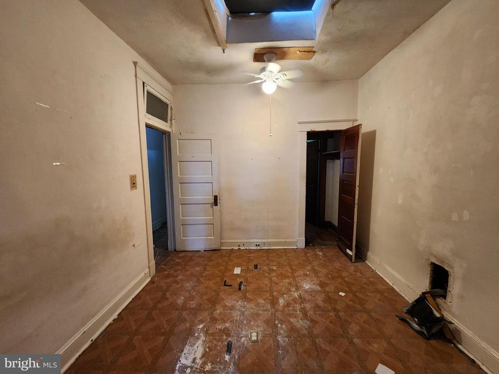 Image 21 of property listing at 2902 CLIFTON PARK TER, Baltimore, MD 21213