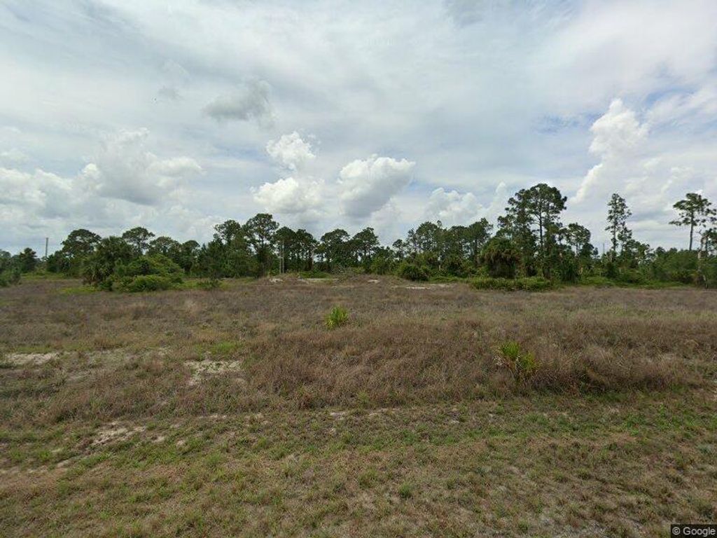 652 Mulberry Avenue S, Lehigh Acres, FL 33974