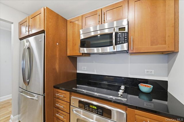 225 Stanley Avenue 313, Mamaroneck, NY 10543