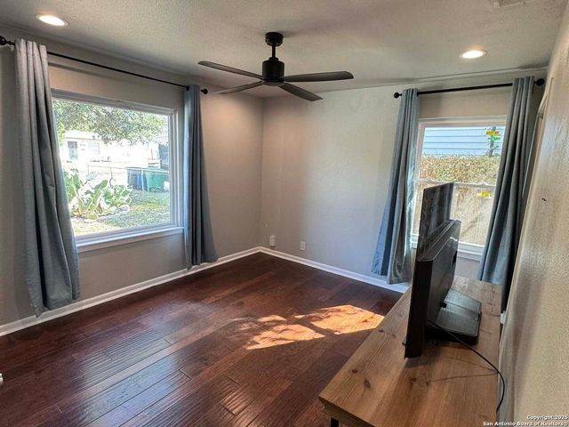 246 Lively, San Antonio, TX 78213