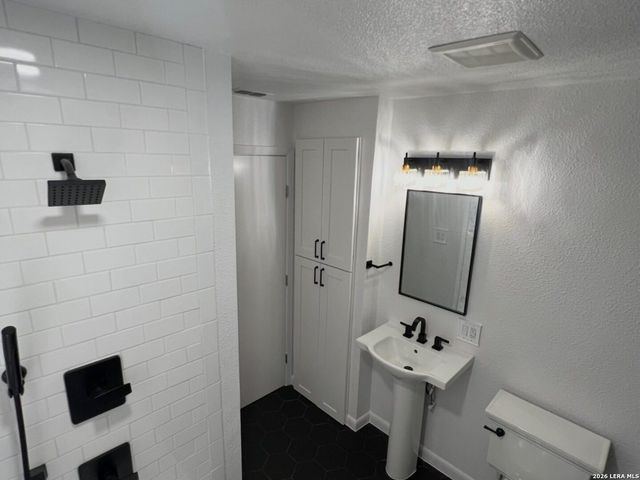 246 Lively, San Antonio, TX 78213