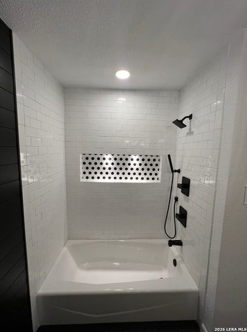 246 Lively, San Antonio, TX 78213