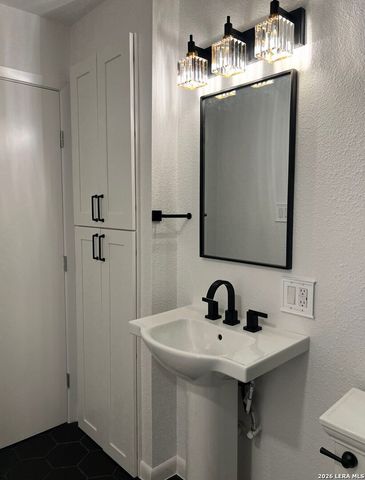 246 Lively, San Antonio, TX 78213