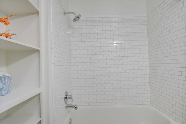 1027 Wade Street NE, Albuquerque, NM 87112