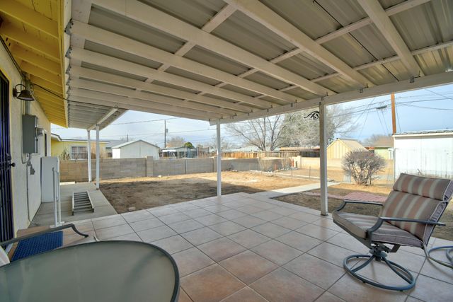 1027 Wade Street NE, Albuquerque, NM 87112