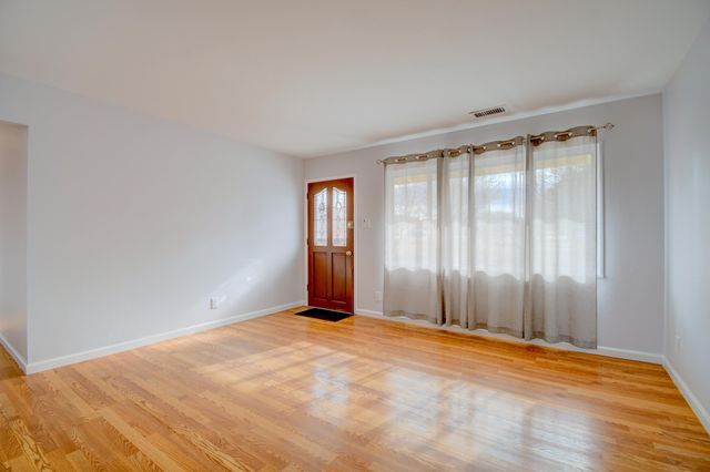 1027 Wade Street NE, Albuquerque, NM 87112