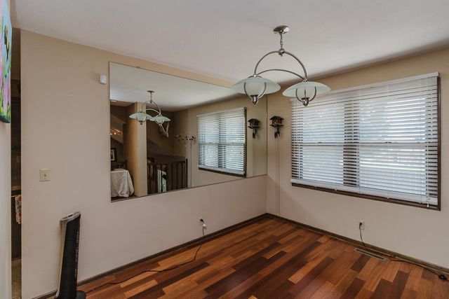 1829 S White Oak Cir, Wichita, KS 67207