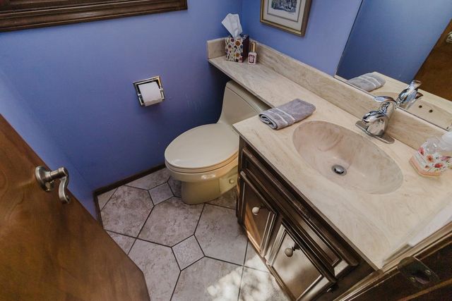 1829 S White Oak Cir, Wichita, KS 67207