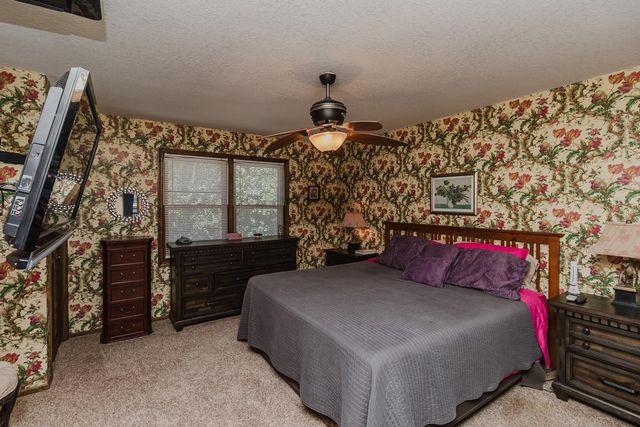 1829 S White Oak Cir, Wichita, KS 67207