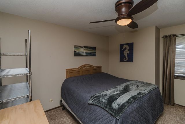 1829 S White Oak Cir, Wichita, KS 67207