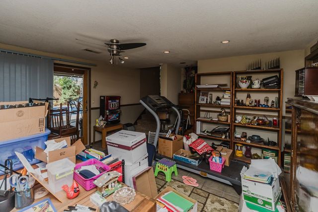 1829 S White Oak Cir, Wichita, KS 67207