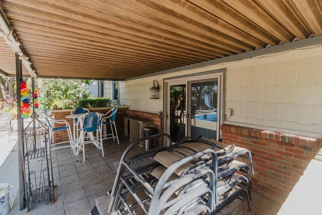 1829 S White Oak Cir, Wichita, KS 67207