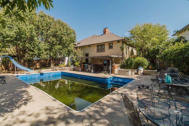 1829 S White Oak Cir, Wichita, KS 67207