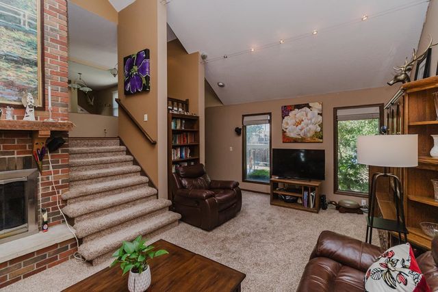 1829 S White Oak Cir, Wichita, KS 67207