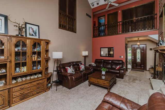 1829 S White Oak Cir, Wichita, KS 67207