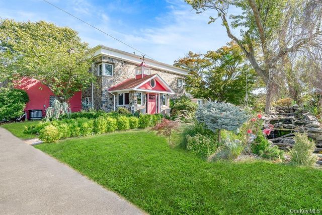 28 Riverside Avenue, Amityville, NY 11701