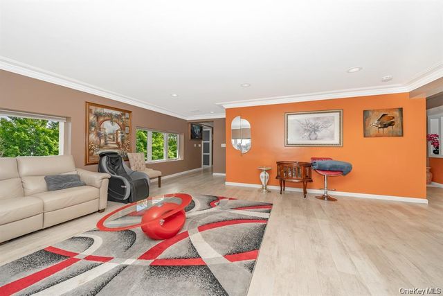 28 Riverside Avenue, Amityville, NY 11701