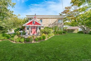 28 Riverside Avenue, Amityville, NY 11701