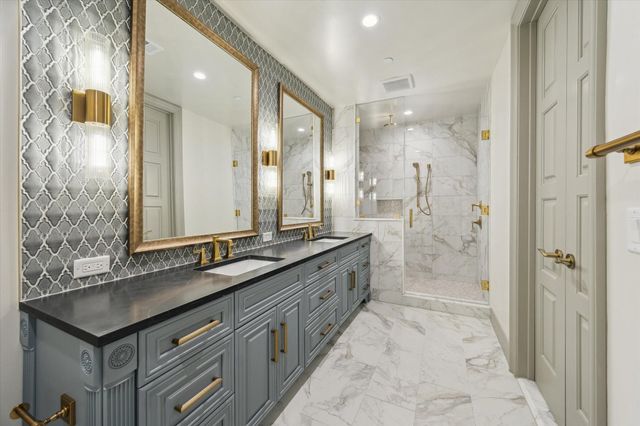 1717 Bissonnet Street 1105, Houston, TX 77005