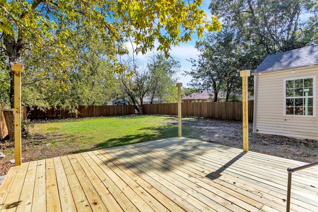 904 N Virginia Street, Terrell, TX 75160