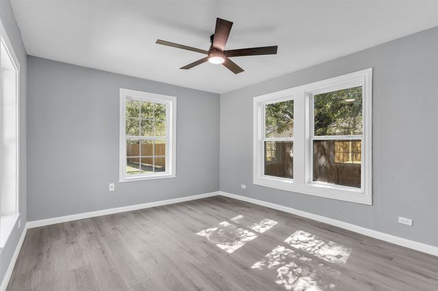 904 N Virginia Street, Terrell, TX 75160