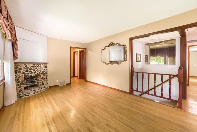 558 113th Lane NW, Coon Rapids, MN 55448