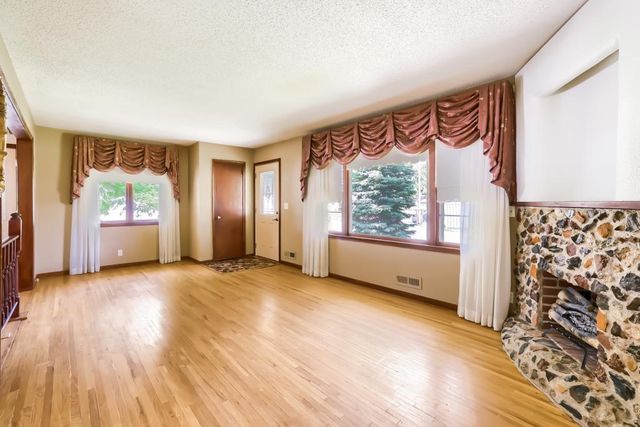 558 113th Lane NW, Coon Rapids, MN 55448