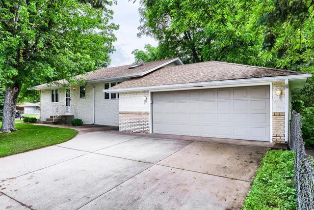 558 113th Lane NW, Coon Rapids, MN 55448