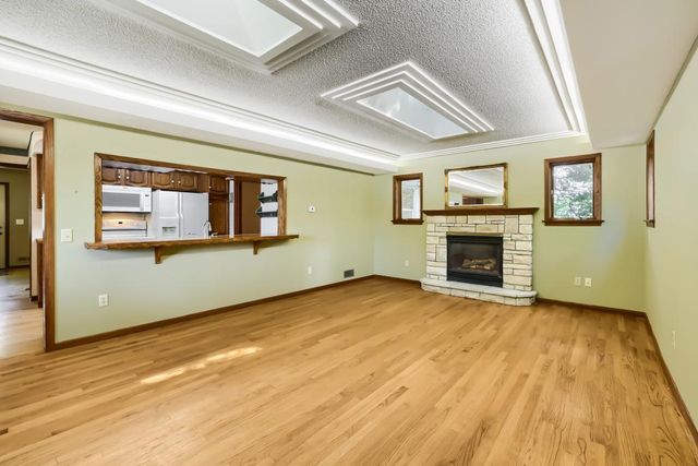 558 113th Lane NW, Coon Rapids, MN 55448