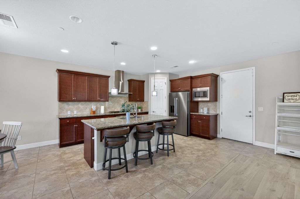 Image 11 of property listing at 1634 E Autumn Sage Avenue, Fresno, CA 93730