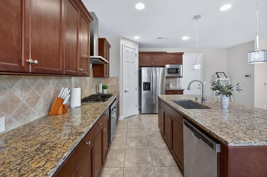 Image 13 of property listing at 1634 E Autumn Sage Avenue, Fresno, CA 93730