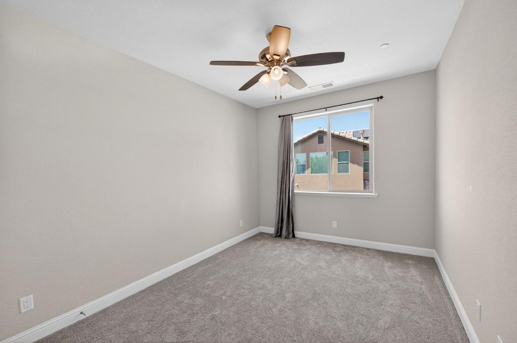 Image 18 of property listing at 1634 E Autumn Sage Avenue, Fresno, CA 93730