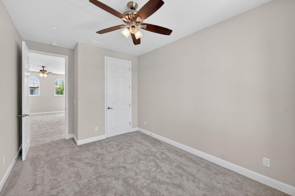 Image 19 of property listing at 1634 E Autumn Sage Avenue, Fresno, CA 93730