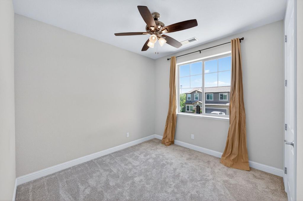 Image 21 of property listing at 1634 E Autumn Sage Avenue, Fresno, CA 93730
