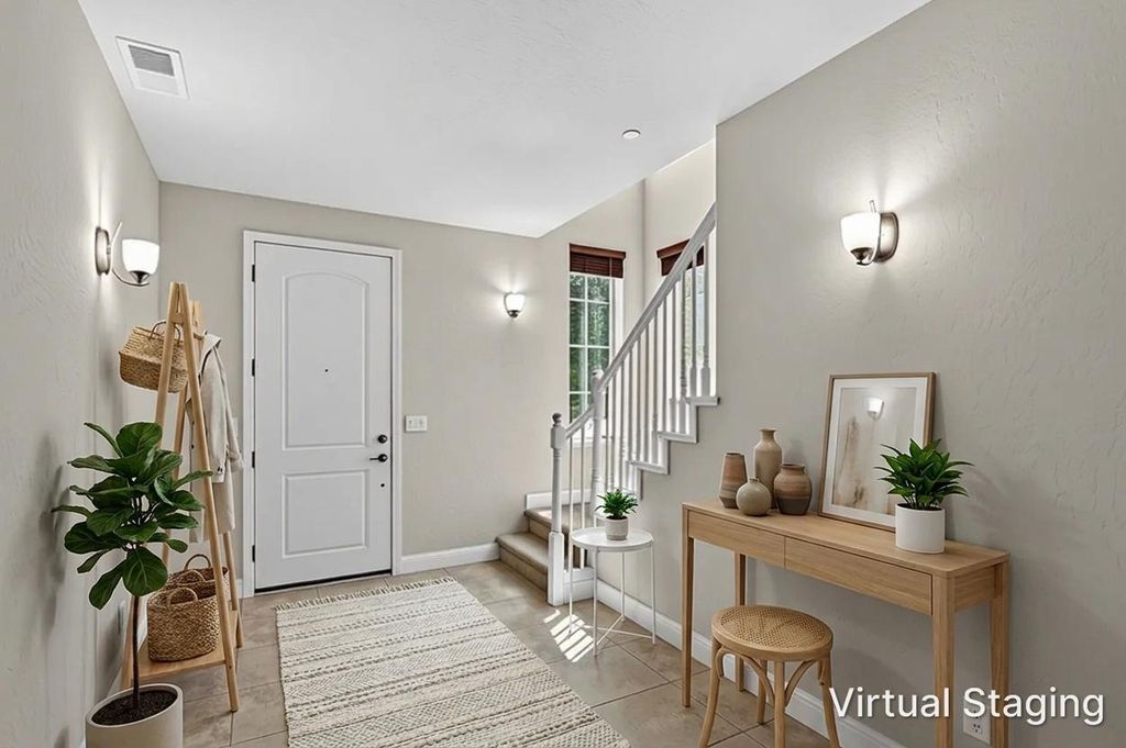 Image 4 of property listing at 1634 E Autumn Sage Avenue, Fresno, CA 93730